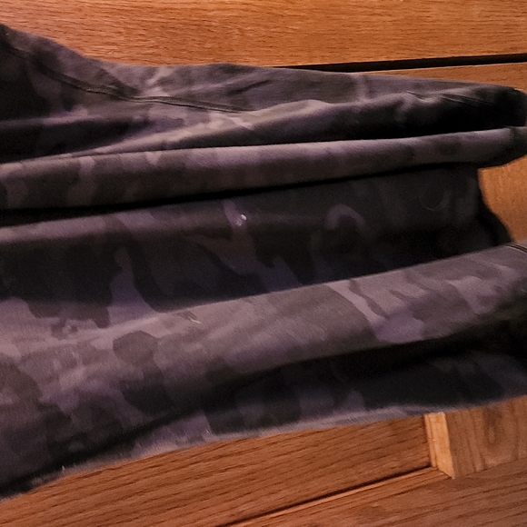 Lululemon Power Y tank - Picture 4 of 4